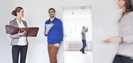 Prohlídka bytu s makléřem